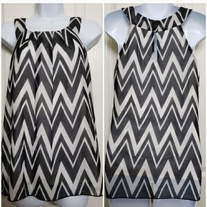 Women's Sleeveless BLK/WHT Tunic by iZ